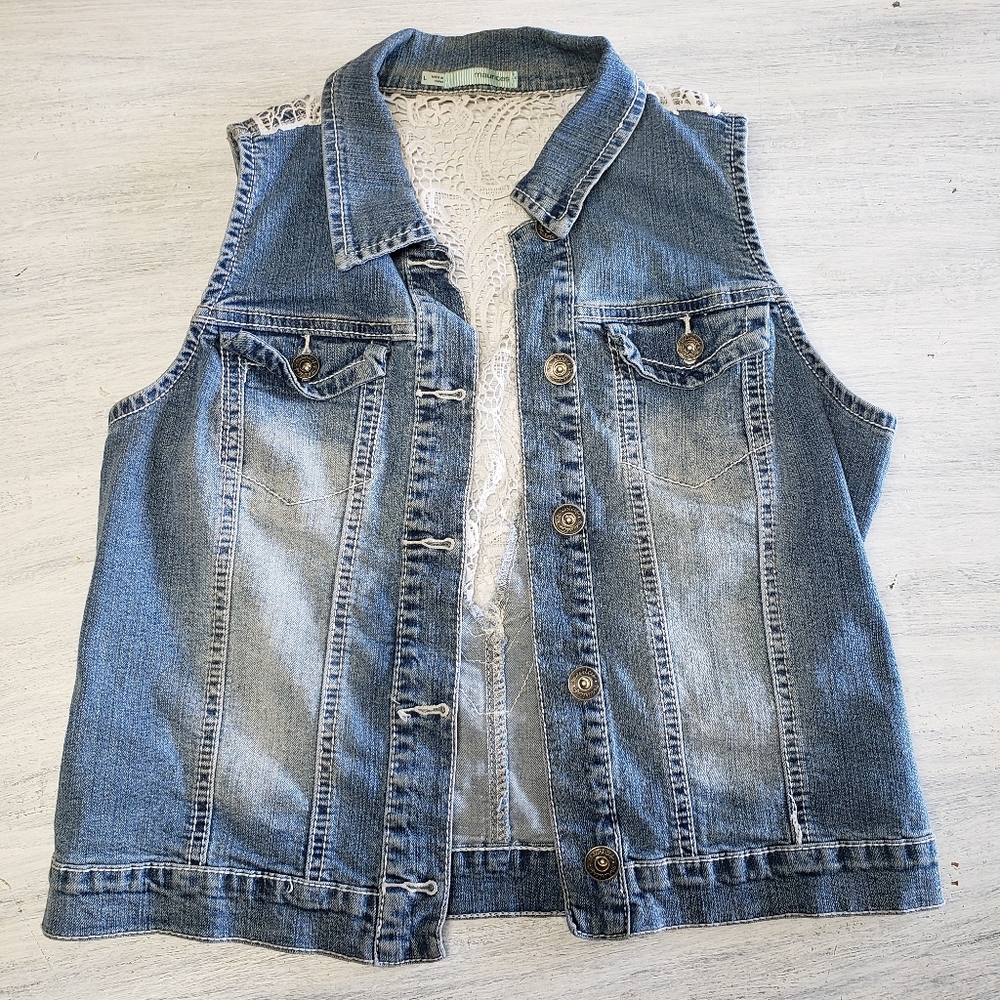 🌻Jean Vest with Lace